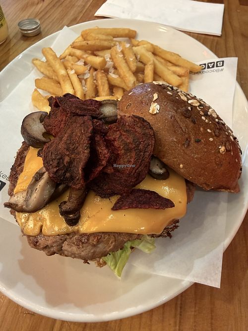 Burguer beyong con shitake  at Bacoa Burger Gavarres in Tarragona