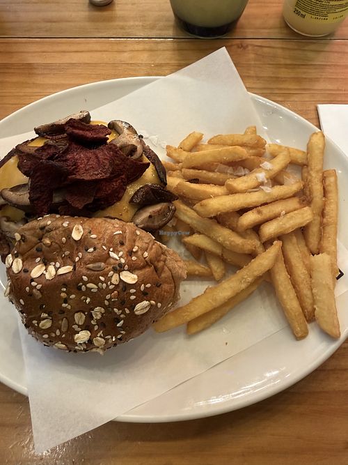 Burguer beyong con shitake  at Bacoa Burger Gavarres in Tarragona