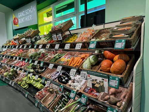 veggies  at REWE Voll Pflanzlich in Berlin