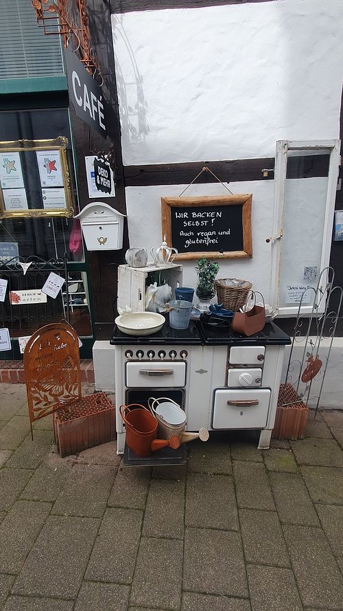 Deko am Eingang at Cafe und Dekoladen Rosenbogen in Bad Salzuflen