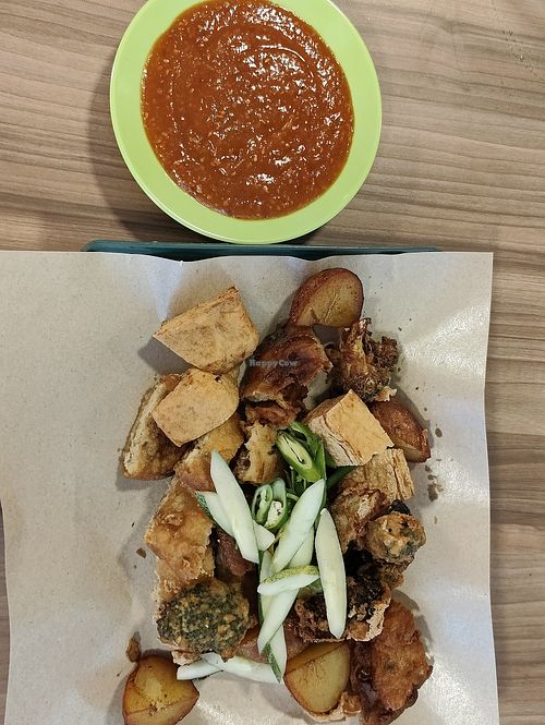 Indian Rojak at Shu Vegetarian 蔬方斋 - Yishun in North Singapore