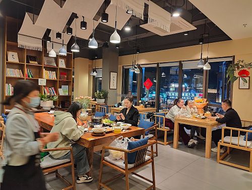 restaurant interior  at Green Island Vegetarian - 觉正净绿岛素食 in Chengdu