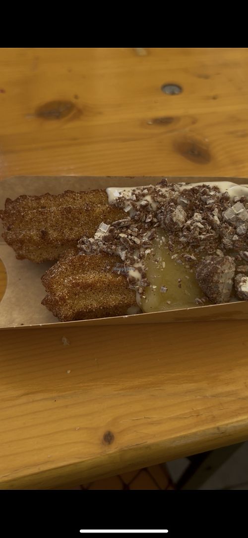 2 weiße Schoko, Apfelmus, Manner veganmania  at Schnurro's Churros - Pop Up in Vienna
