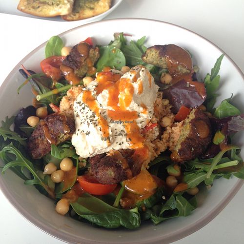 cheesey garlic bread and the falafel and couscous salad at The OakTree in Leigh-on-sea