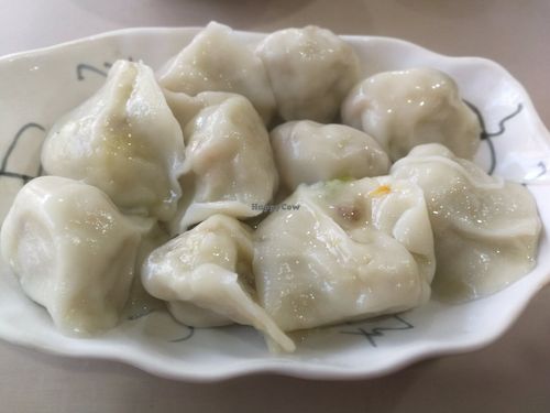 dumplings at  Dīngxiāng Dòuhuā Sùshí Shuǐjiǎo -丁香豆花素食水餃 in New Taipei City