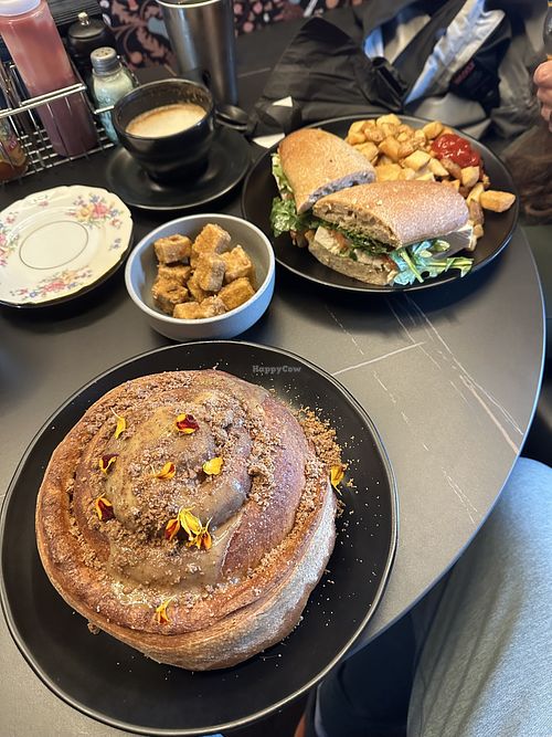   at 3 Howls Remedy House in Vancouver