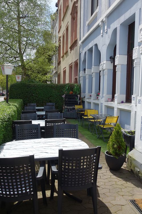 Outdoor seating at Libanesische Blumen - Libanesische Küche & Grill in Saarbrucken