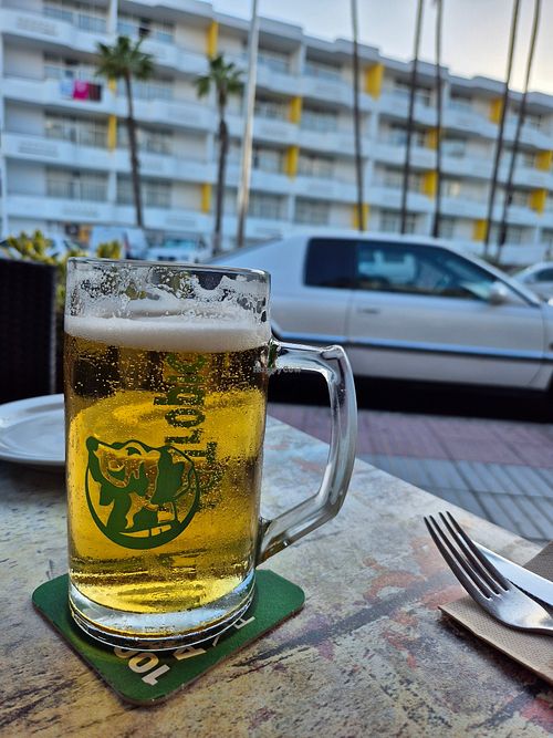 Cold beer at Que Pasa Tío in Gran Canaria