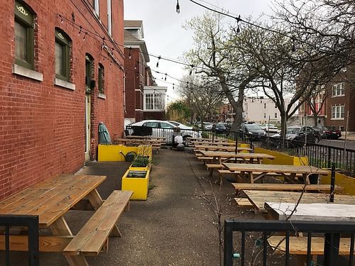 outside patio area at Lulu's Local Eatery in St Louis