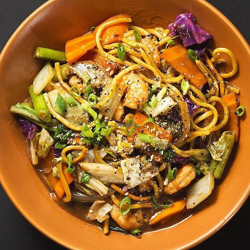 Yakisoba de legumes at Zou Comida Asiática in Natal