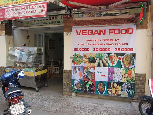 Chay Halo have moved. I visited them and still one of my favorite vegatarian place. From the main road of the old address turn left walk on Nguyen Thi Minh Khai cross traffic light, pass gym on left and TV building on right. You go left on HEM 12. at Halo in Ho Chi Minh City
