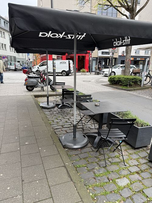 outdoor seating  at Taqsim Patisserie  in Cologne