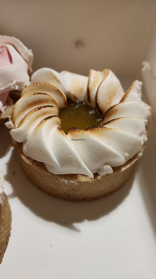 Éva – Tarte citron at Copains - Victor Hugo in Paris