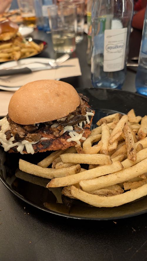  at Pizzaloriano in San Roque