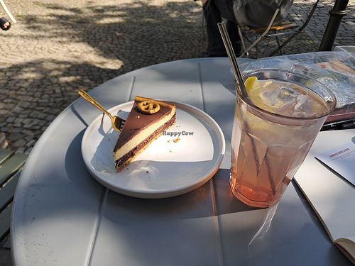 Prezel brownie cheesecake and peach lemonade at Vegan Backyard in Berlin