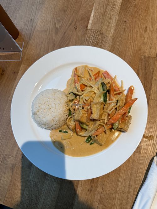 Tofu with vegetables and rice   at Bamboo - Skøyen in Oslo