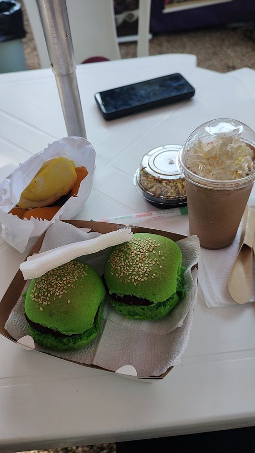 Salgados e cappuccino at Naturalle Vegg in Sao Paulo