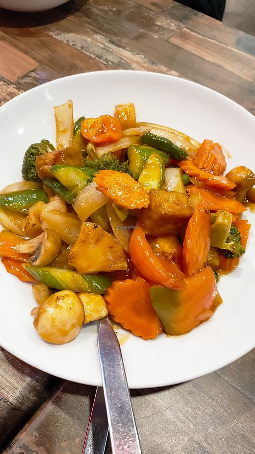 Sweet and sour tofu at Wallabies Thai in Mascot