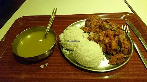 Dhal soup + rice & indian mix of seitan & veggies (potatoes, sprouts...) at YoGastro - Atma Center in Budapest