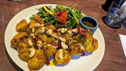 Cauliflower steak with spicy potatoes at New Dungeon Ghyll - Langdale in Ambleside