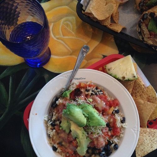 vegan bowl with rice, black beans, avo, sprouts, salsa, and the famous and very delicious goddess dressing
(only partly in the picture is a vegan wrap with vegan "chicken") at DellzVille in Charleston