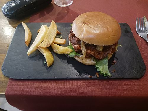 Hamburguesa vegana at Gastro Mercat in Gava