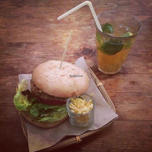 Quinoa shitake burger at Quinoa in Barcelona