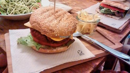 Burger at Quinoa in Barcelona