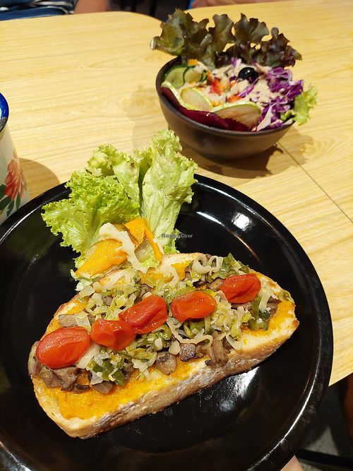 Vegetables toast at Casa São Benedito in Diamantina
