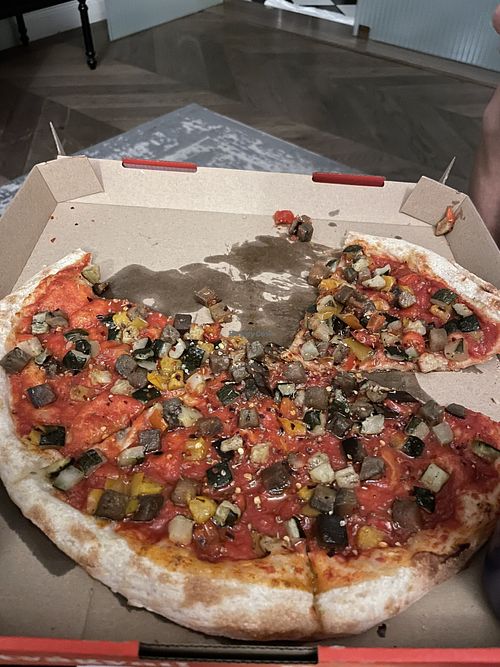 Verdure Pizza  at Pizza Me - Károly Körút in Budapest