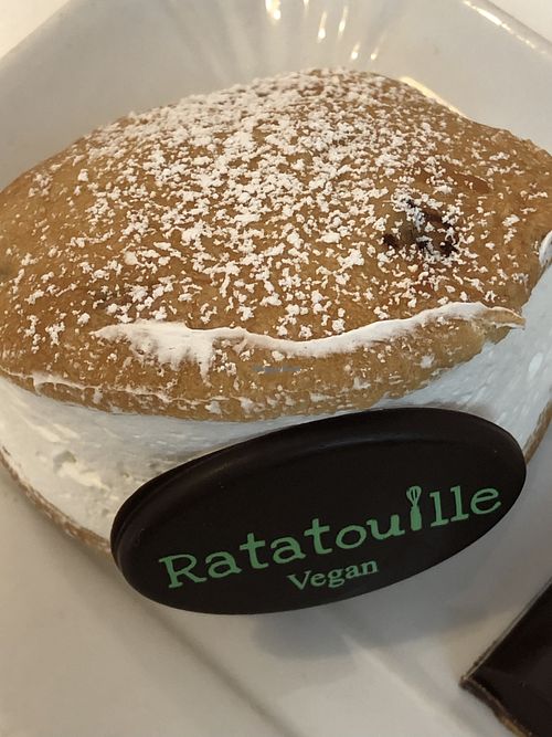 Spelt and chocolate chip maritozzo with vegan cream at Ratatouille in Turin