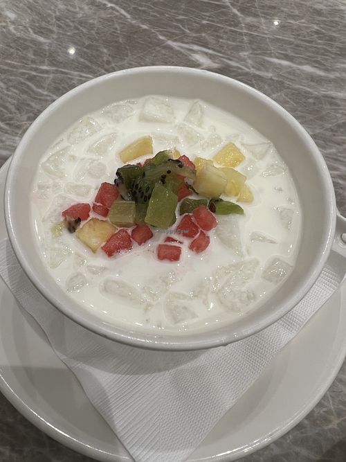 Mixed fruits almond jelly dessert 8/10  at Yang Shin 養心茶樓 in Taipei