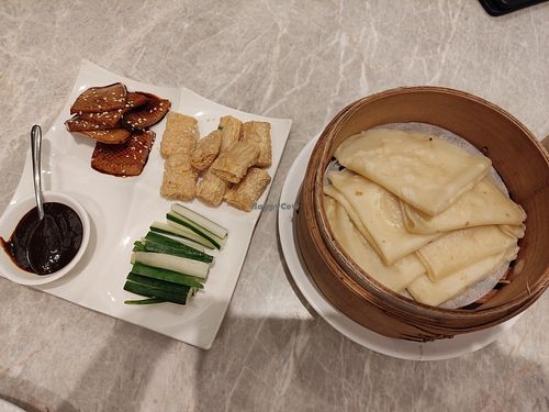 Beijing duck style king oyster mushroom at Yang Shin 養心茶樓 in Taipei