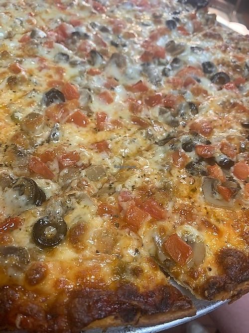 Veggie Pizza at MD's Sports Bar & Grill in Peoria