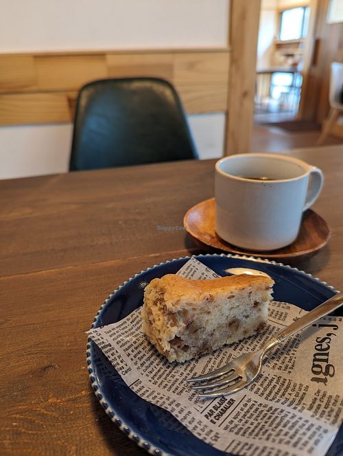 コーヒーとナッツとレモンの米粉ケーキ at chic fava - 長戸サイド in Matsuyama