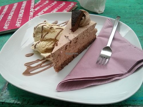 a fantastic chocolate cake at Chaostheorie in Berlin