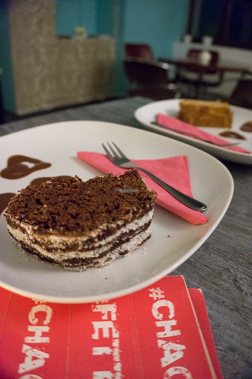 Cocoa Coconut Cake & Chai Cake at Chaostheorie in Berlin