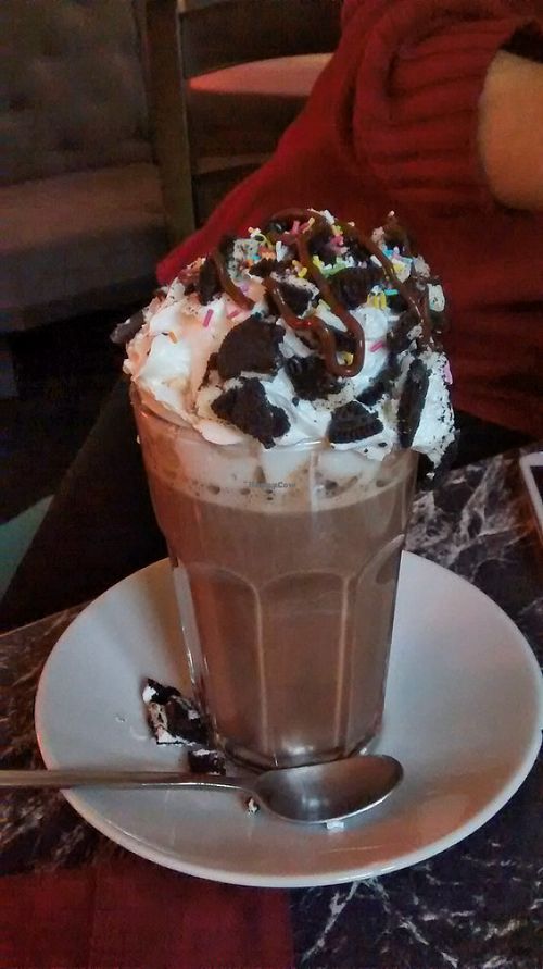 Hot chocolate with Chantilly cream and Oreos at Chaostheorie in Berlin