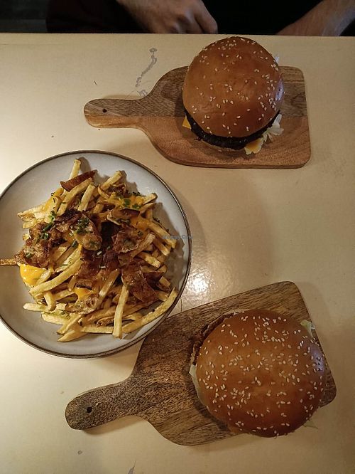Dirty fries & burgers at The Mother in Lisbon