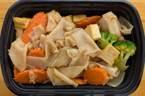 Pad See Ew with tofu at Phi Phi Island in Portland