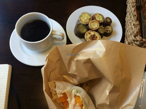 almost finished pita with airfried vegetables & fried sweet potato + coffee at Veggie Cafe in Kyoto