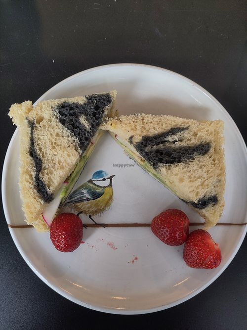 Avocadosabdwich at Backmeise in Leipzig