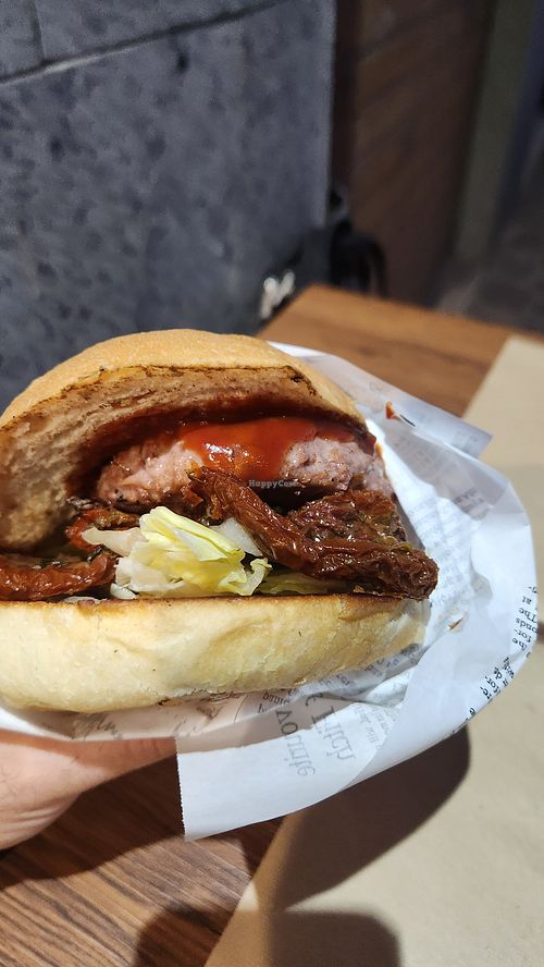  at Beestrot Burger  in Setteville