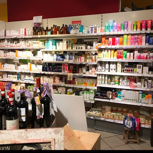 cosmetics & wine at Bio Deli in Berlin
