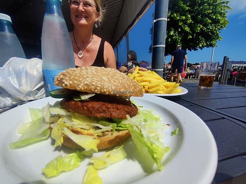 Vegan burger and gigantic fries at Lauses Grill in Nyborg