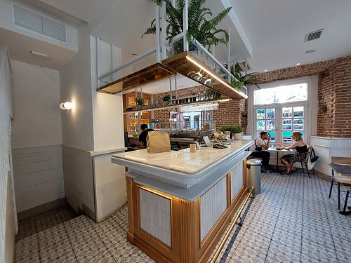 Interior - Ground floor and counter at Falafeleria - La Latina in Madrid