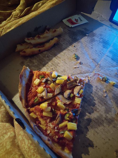 Vegan pizza (No cheese, all veggies and pineapple) at Pizzería Tucurrique in Turrialba