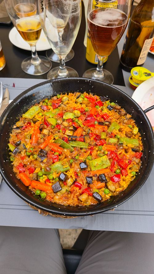 Vegan paella at La Iglesia Bocateria in Navarrete