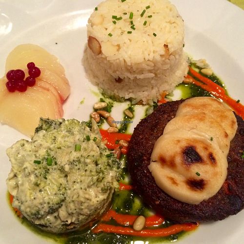 Quinoa Burger at Le Potager du Marais - Saint Paul in Paris
