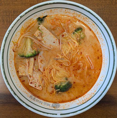 corn noodles, broccoli, tofu, bean sprouts, lotus root, oyster mushroom, and snow fungus at Pixiu Mala Hongtang PDX in Portland